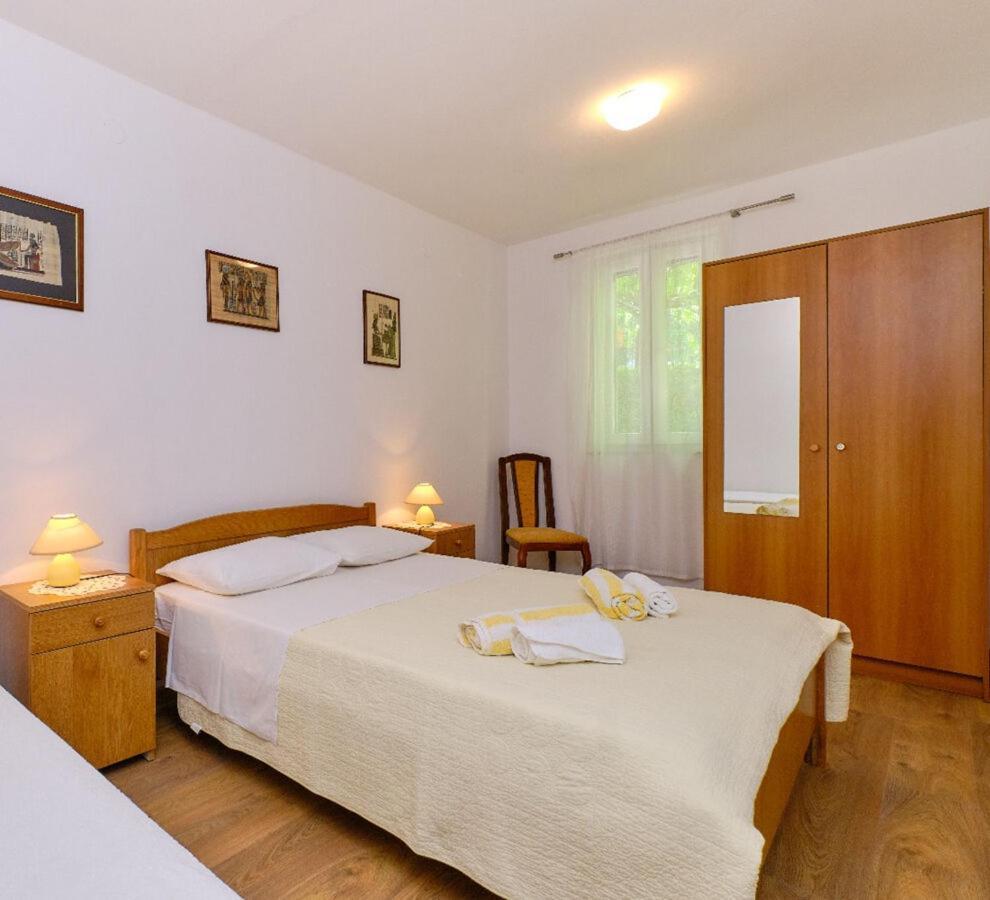 Apartments Nada - 150 M From Sea Mali Losinj Exterior photo
